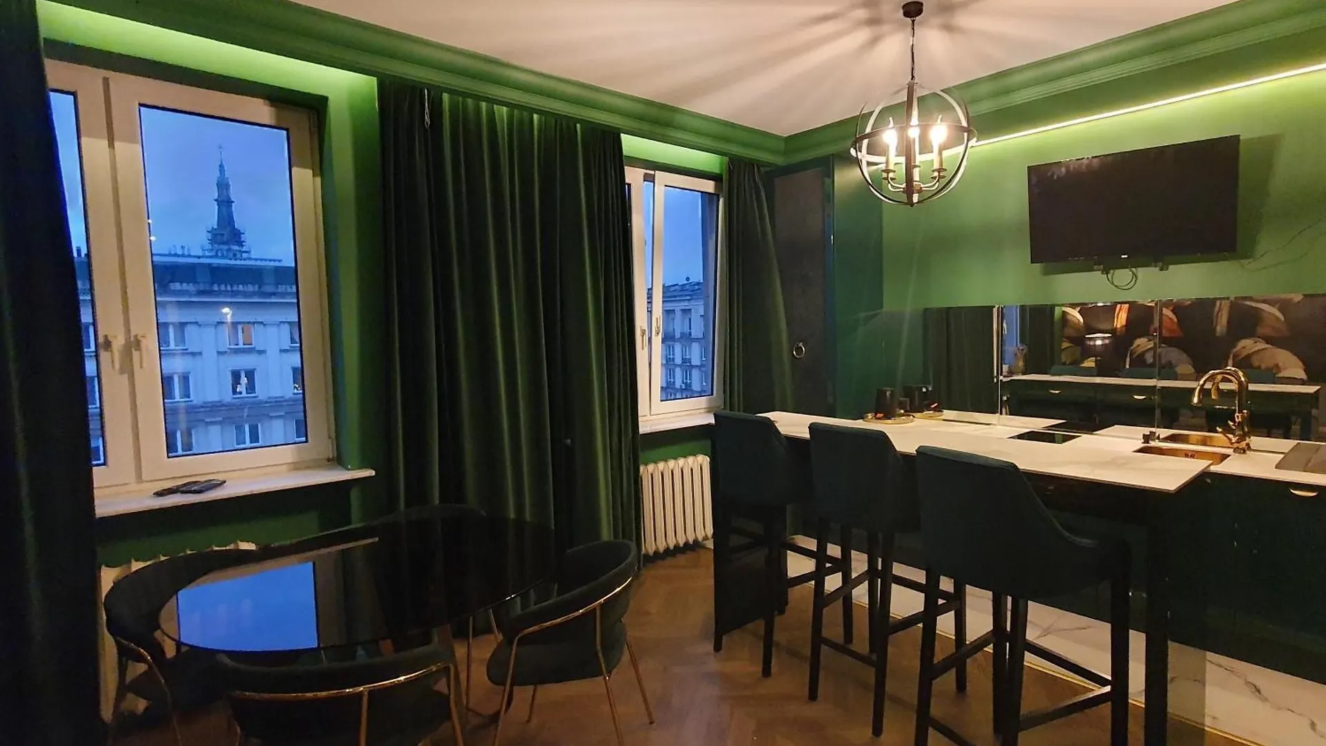 City Center Apartment Near Public Swimming Pool Warszawa 0*,  Polska