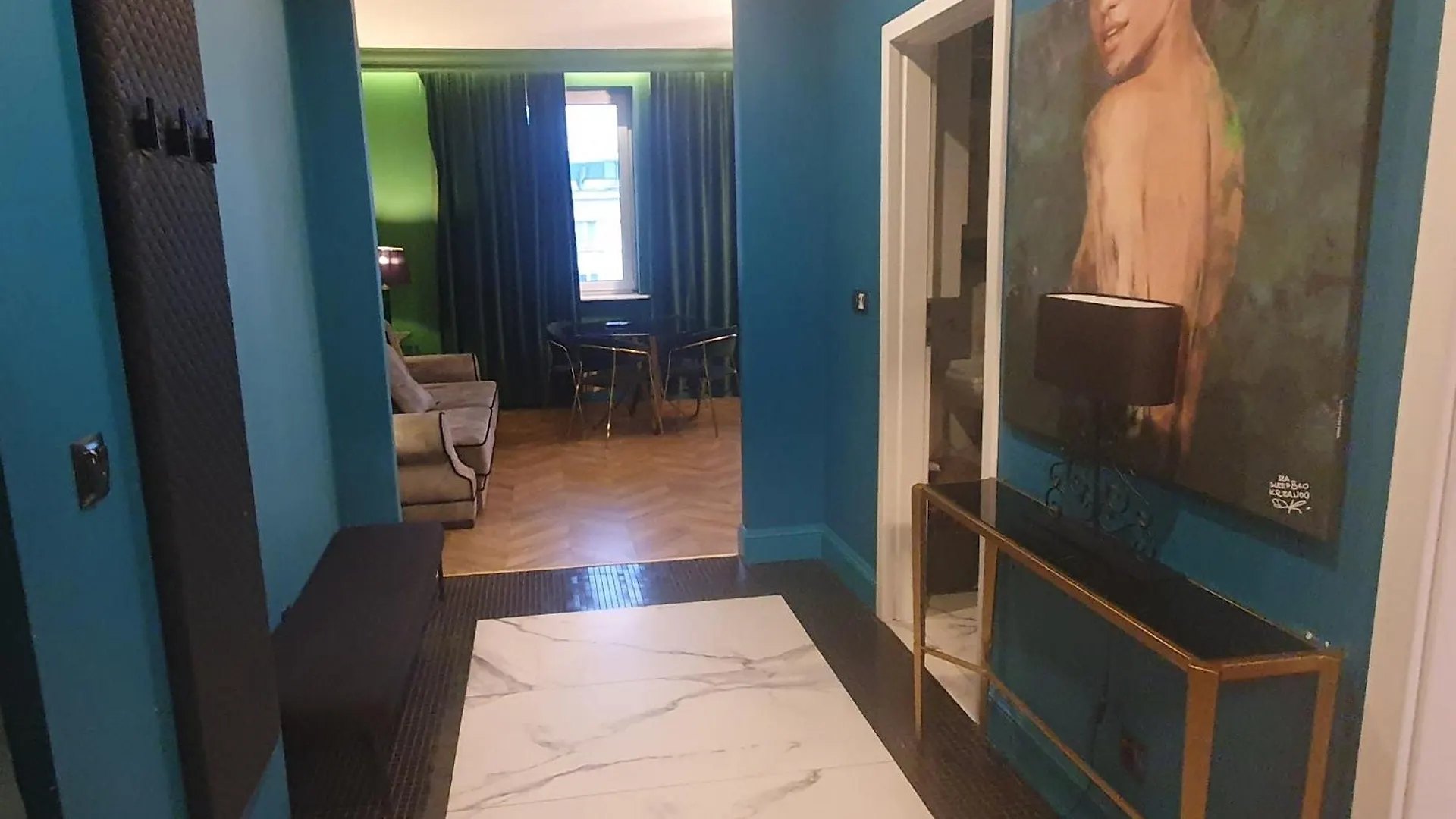 City Center Apartment Near Public Swimming Pool Varšava 0*,  Polsko