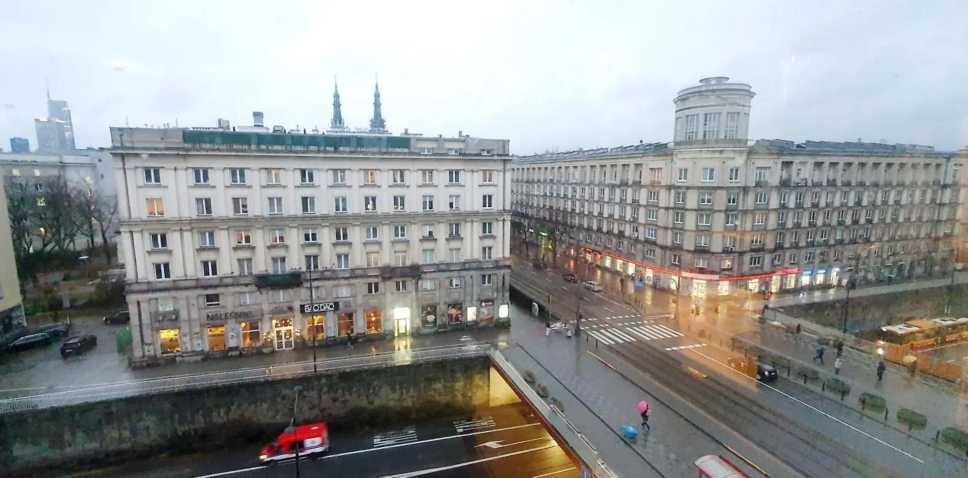 City Center Apartment Near Public Swimming Pool Varšava