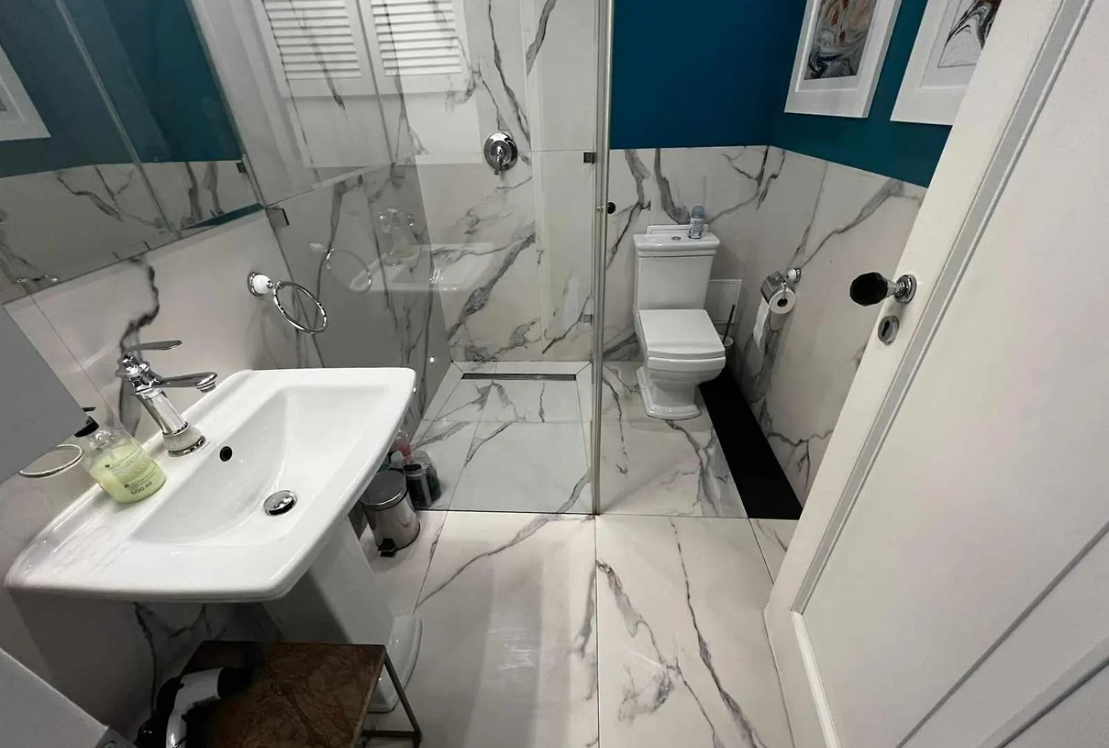 City Center Apartment Near Public Swimming Pool Warschau